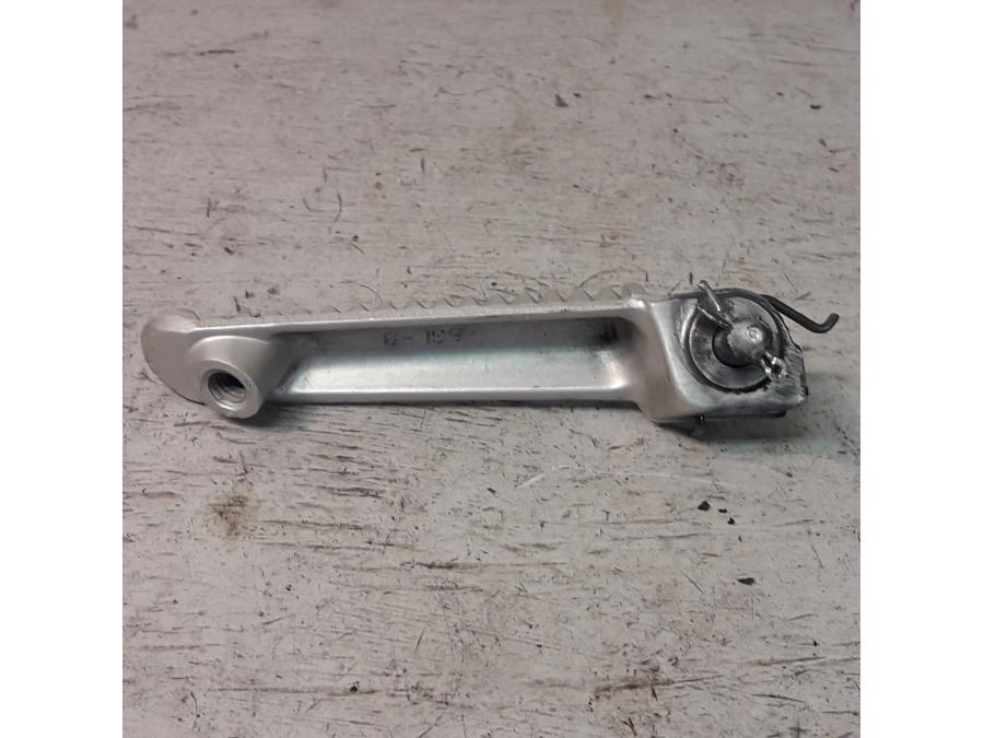 Baksidan på Fotpinne från en Yamaha YZF R6 -2006 motorcykel.