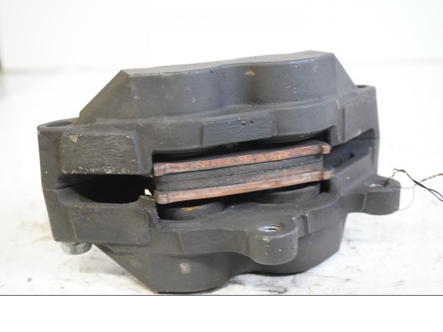 Höger sida på Bromsok från en Kawasaki ZZR 1200 -2002 motorcykel.