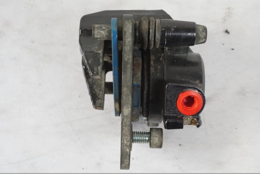 Snett nerifrån på Bromsok från en Kawasaki KL 650A -1987 motorcykel.