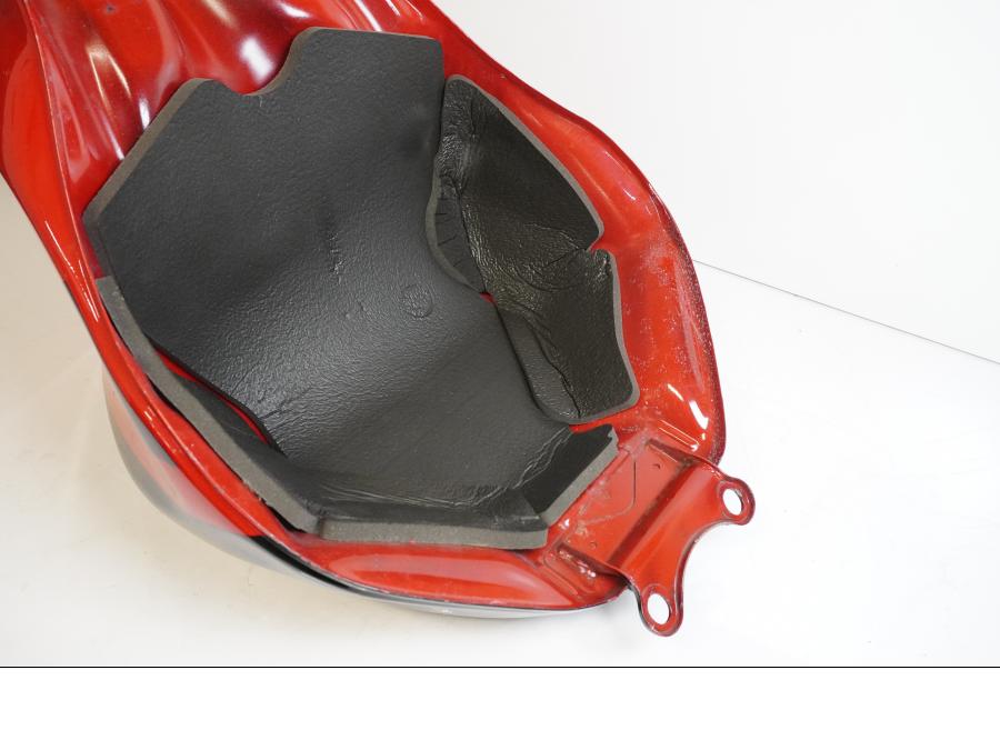 Extrabild4 på Bensintank från en Kawasaki ZX-6R -1998 motorcykel.