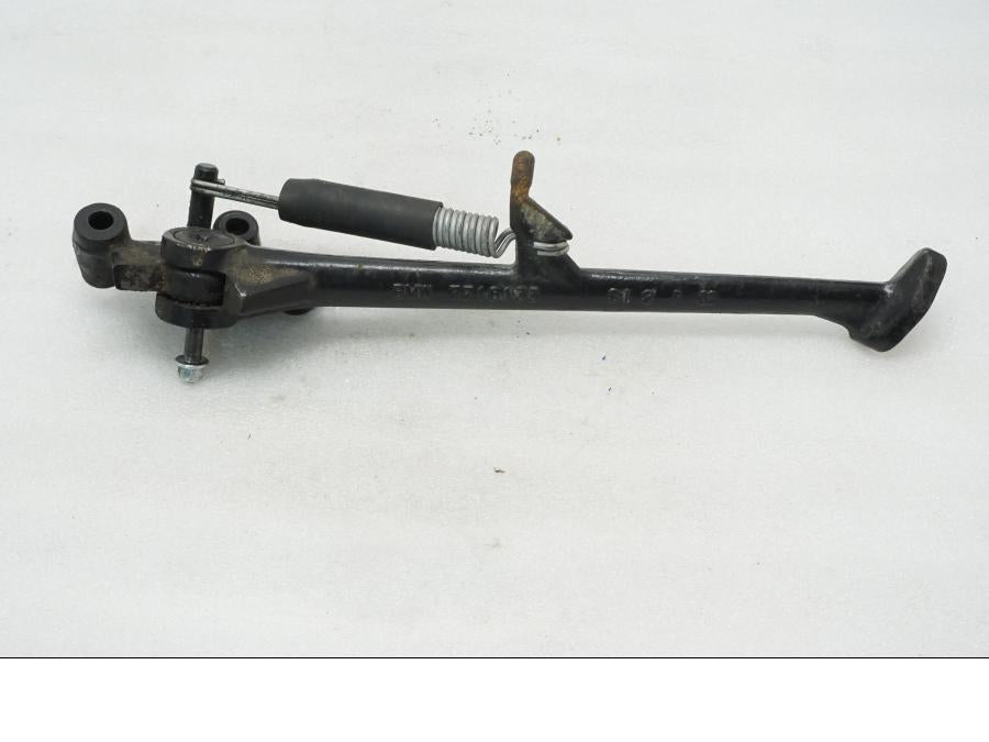 Baksidan på Sidostöd från en BMW F 800 R -2011 motorcykel.