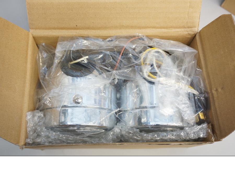 Vänster sida på Strålkastare från en Universal Universal -2022 motorcykel.