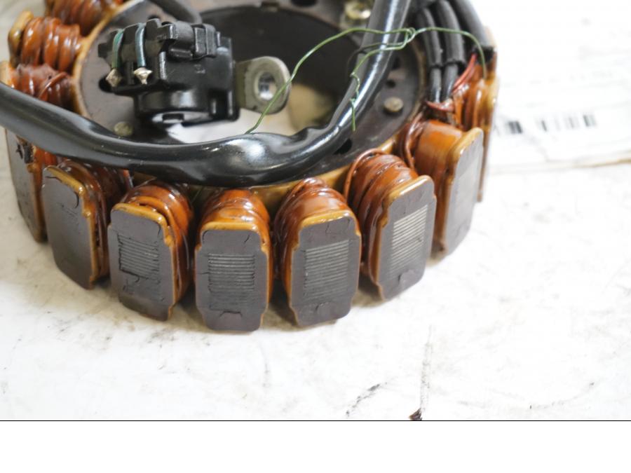 Baksidan på Generator från en Yamaha TDM 850 -1996 motorcykel.