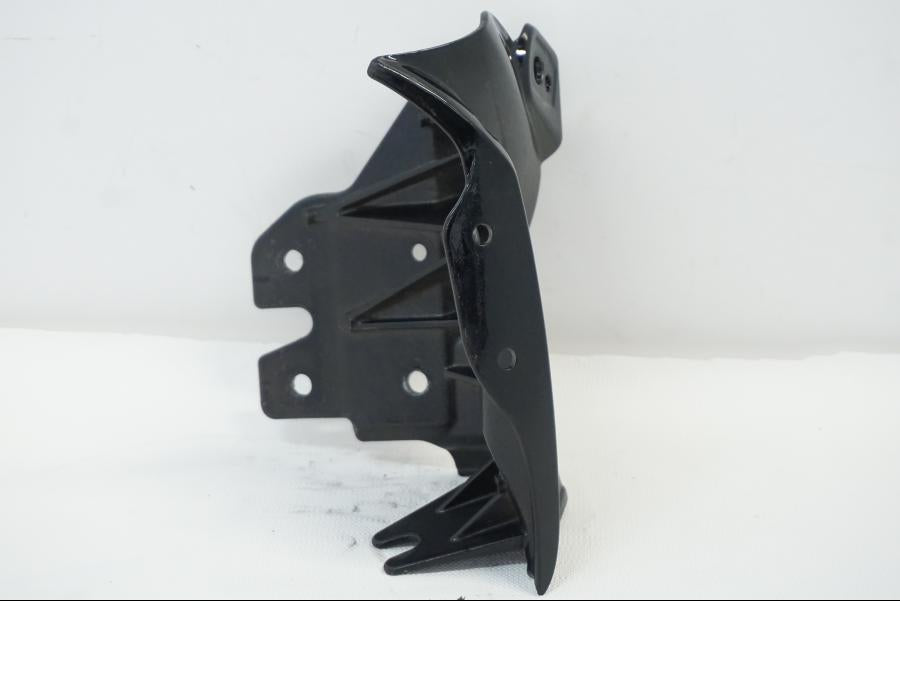 Vänster sida på Instrumentfäste från en Buell XB9S -2003 motorcykel.