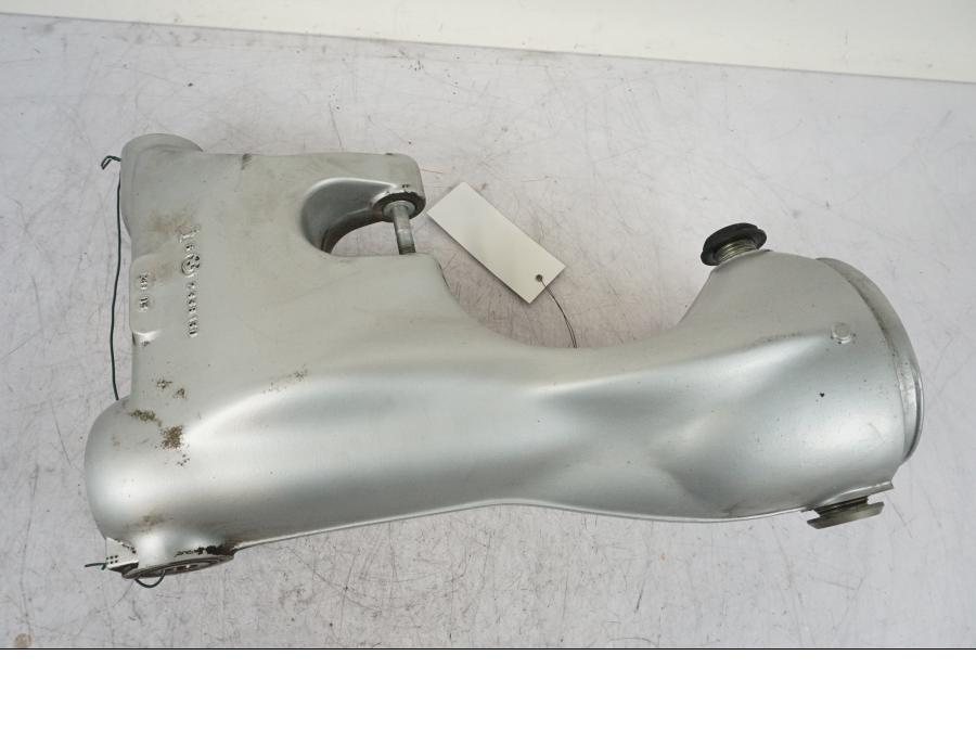 Snett uppifrån på Sving från en BMW R 850 R -2004 motorcykel.