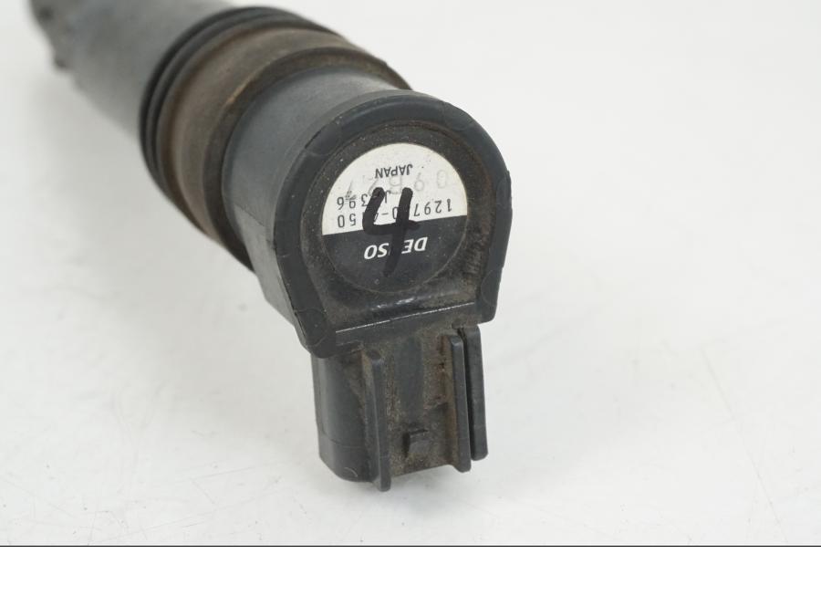 Extrabild2 på Tändspole från en Suzuki GSX-R 750 -2001 motorcykel.