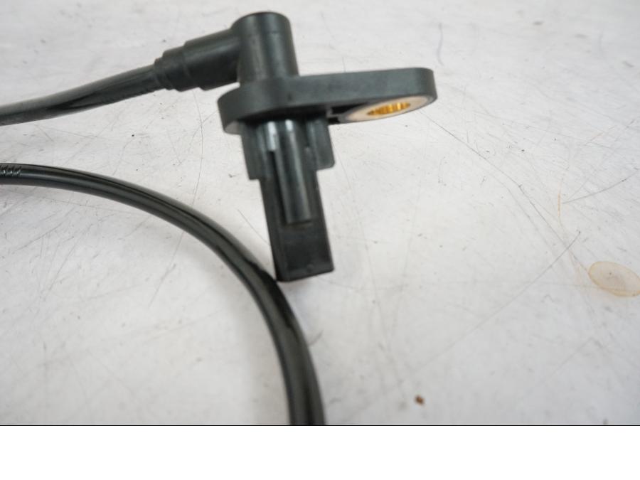 Höger sida pÄ ABS givare frÄn en Kawasaki Versys 650 -2009 motorcykel.