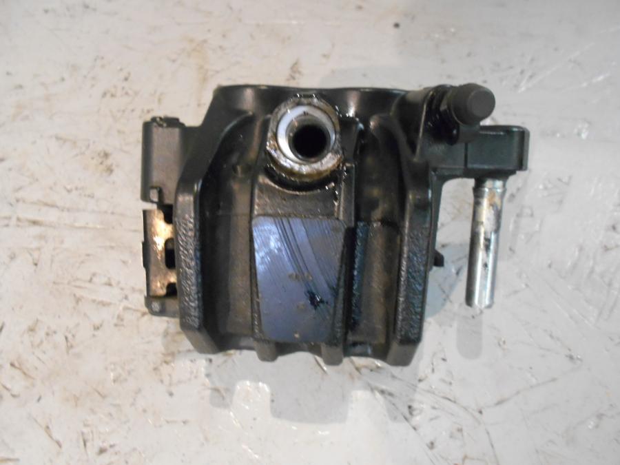 Baksidan på Bromsok från en Triumph Speedmaster -2010 motorcykel.