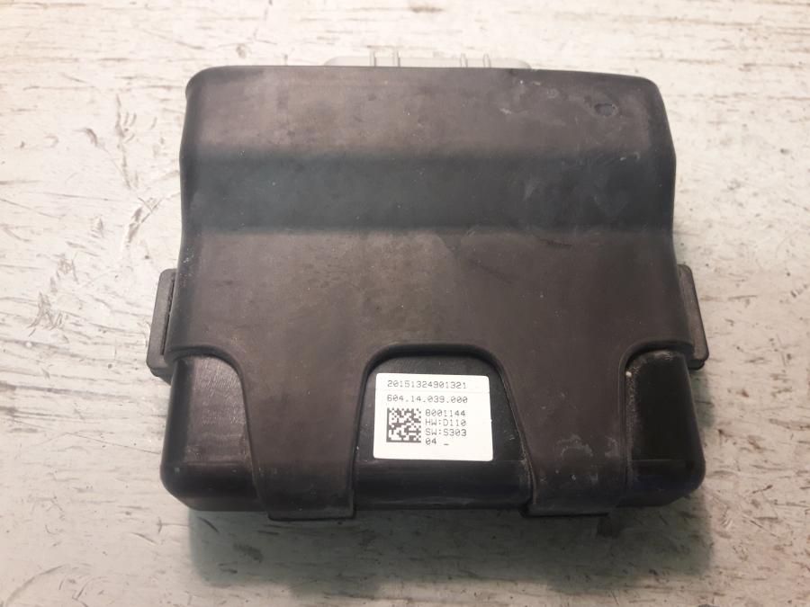 Baksidan på Styrbox från en KTM 1290 Super Duke -2016 motorcykel.