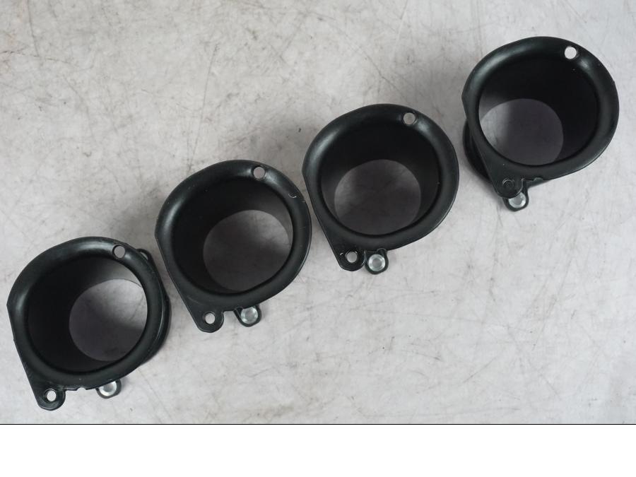 Vänster sida på Luftrör från en Ducati Multistrada V4 -2024 motorcykel.