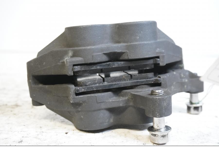 Höger sida på Bromsok från en Triumph Daytona 600 -2003 motorcykel.