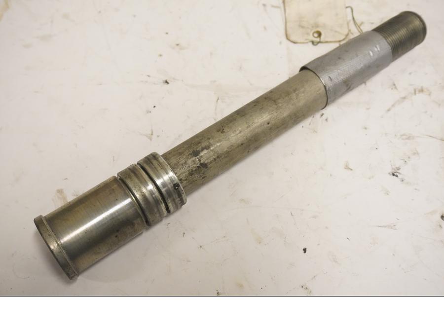 Framsidan på Axel från en Kawasaki Z 1000 -2008 motorcykel.