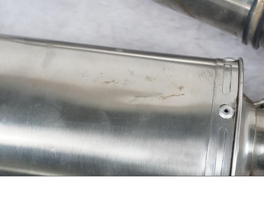 Höger sida på Ljuddämpare Sport från en Suzuki DL 1000 -2003 motorcykel.