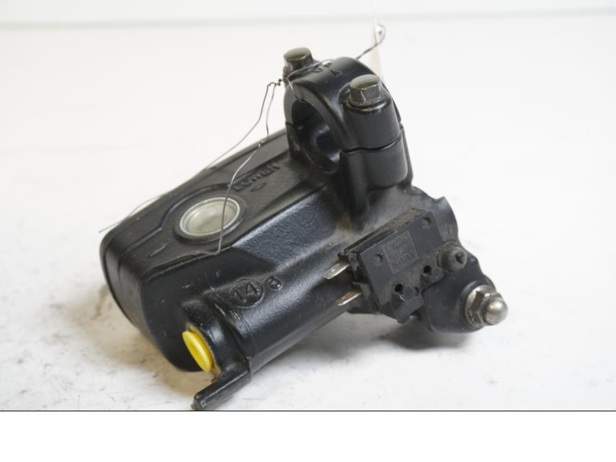 Höger sida på Bromshuvudcylinder från en Honda ST 1100 -1998 motorcykel.