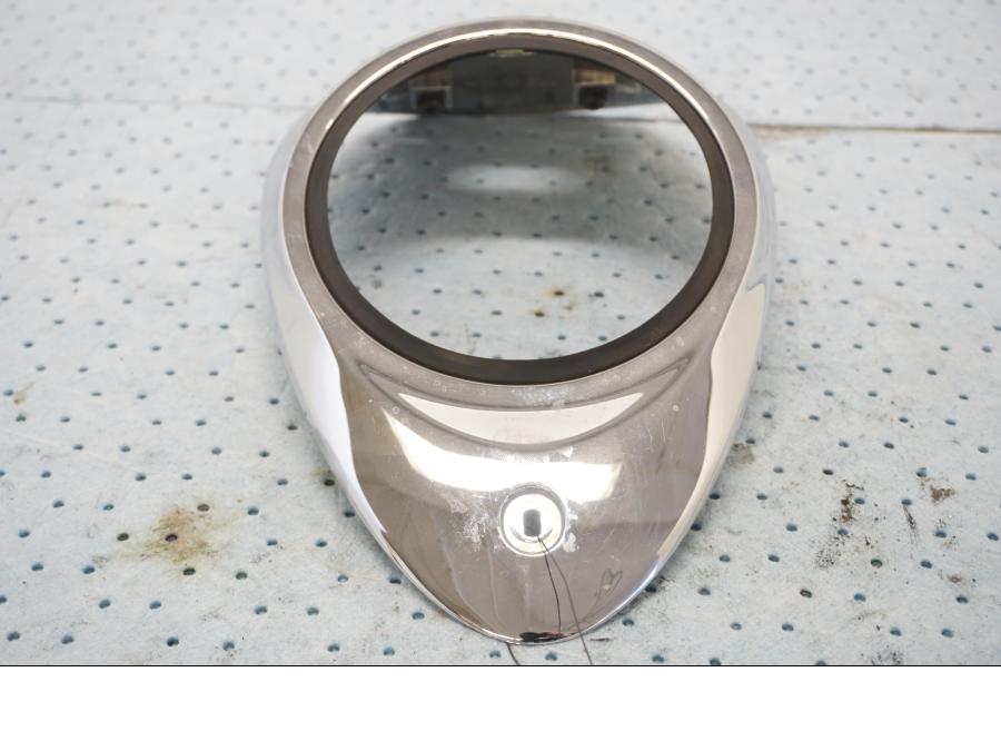 Vänster sida på Instrumentkonsoll från en Yamaha XVS 1100 -2000 motorcykel.