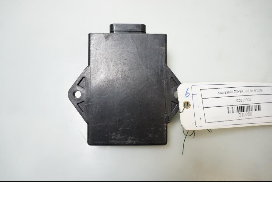 Baksidan på CDI / ECU från en Kawasaki ZX-9R -2003 motorcykel.