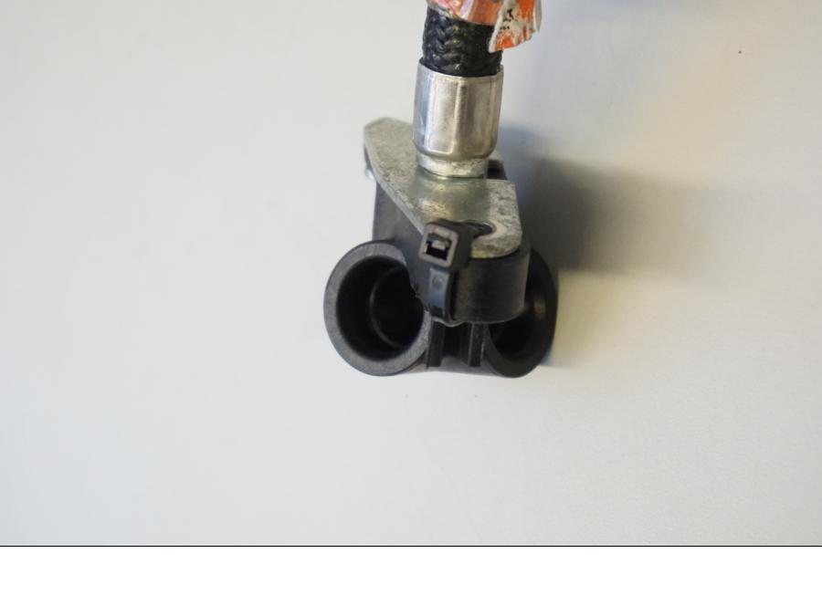 Baksidan på Fuel Rail från en H-D Street Glide FLHX -2015 motorcykel.