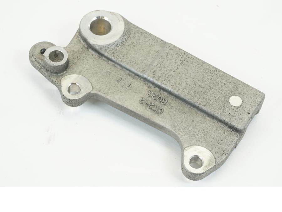 Vänster sida på Bromsoksfäste från en Kawasaki KLX 230 -2019 motorcykel.