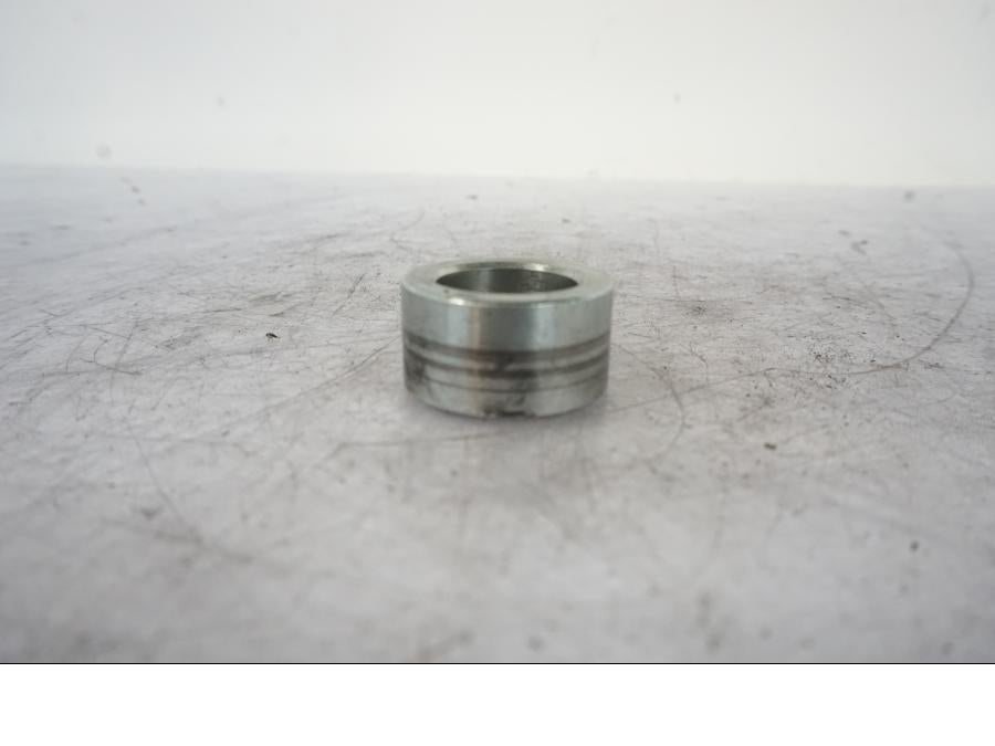 Baksidan på Fälgspacer från en Kawasaki Z 800 -2014 motorcykel.