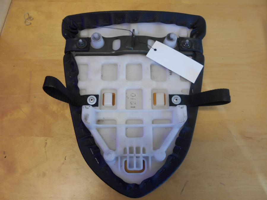 Snett uppifrån på Sadel från en Kawasaki ZX-10R -2006 motorcykel.