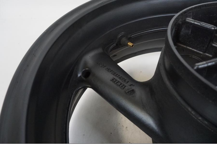 Extrabild2 på Fälg från en Yamaha XJR 1300 -2002 motorcykel.