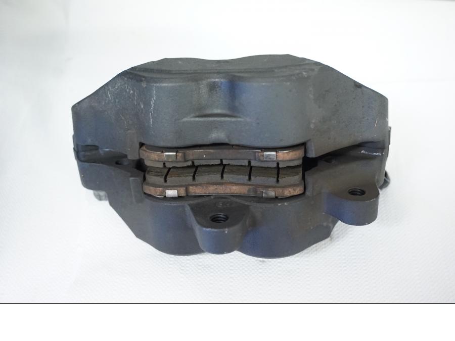 Snett uppifrån på Bromsok från en Kawasaki Z 800 -2013 motorcykel.