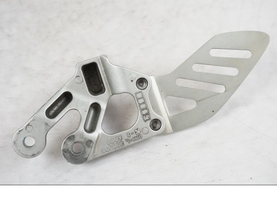 Snett uppifrån på Fotpinnefäste från en Suzuki GSX-R 600 -2007 motorcykel.