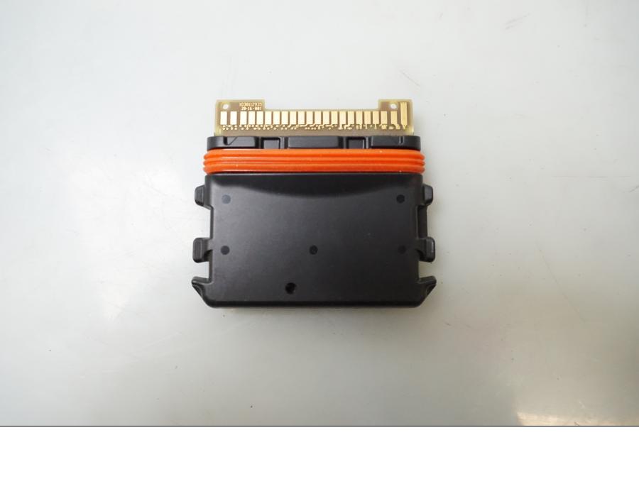 Baksidan på CDI / ECU från en KTM 125 Duke -2017 motorcykel.