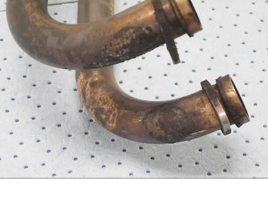 Höger sida på Grenrör från en BMW F 800 ST -2007 motorcykel.