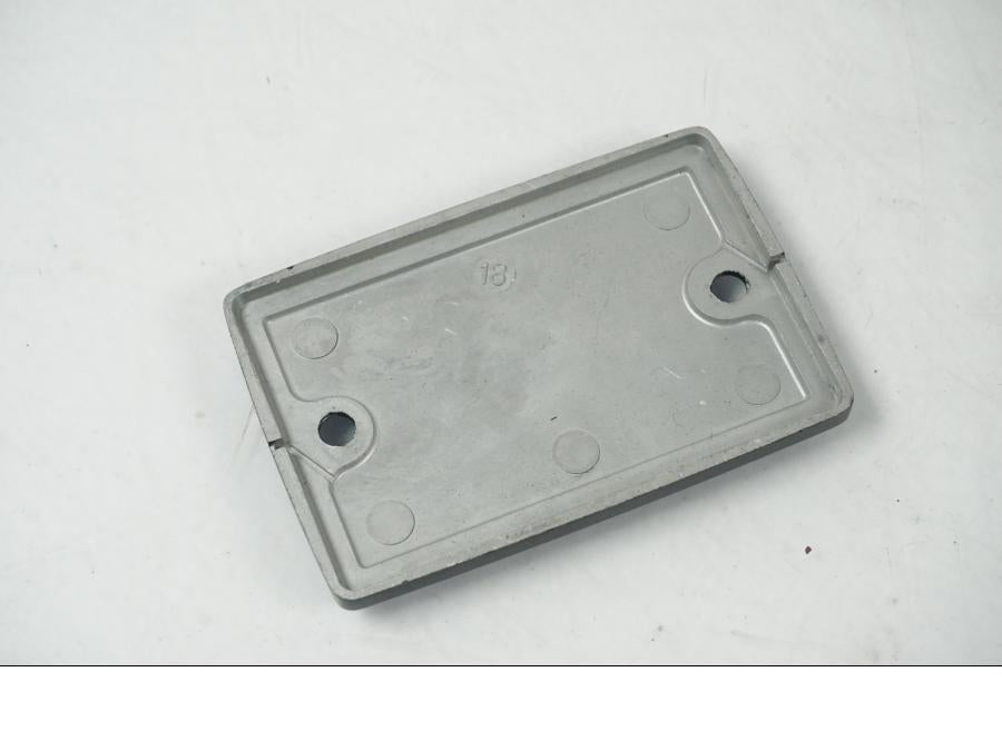 Höger sida på Bromshuvudcylinderskydd från en Yamaha Tracer 700 GT -2024 motorcykel.