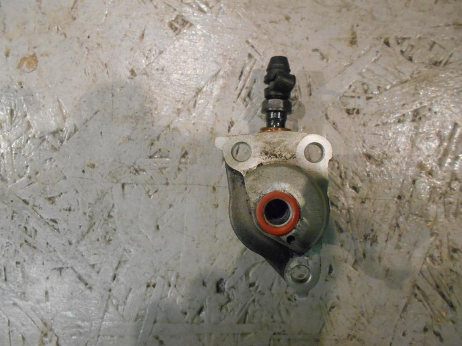 Baksidan på Kopplingslavcylinder från en Ducati 848 -2013 motorcykel.