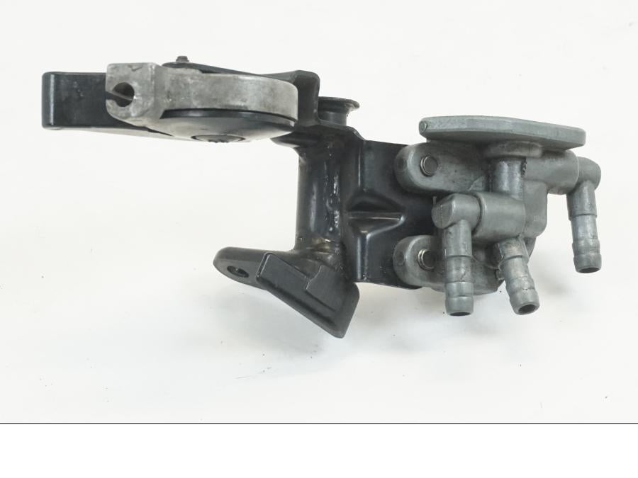 Vänster sida på Bensinkran från en Yamaha FZR 1000 -1992 motorcykel.