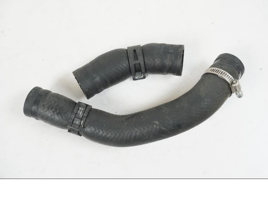 Vänster sida på Vattenkyl Slang Set från en Yamaha MT-07 -2019 motorcykel.