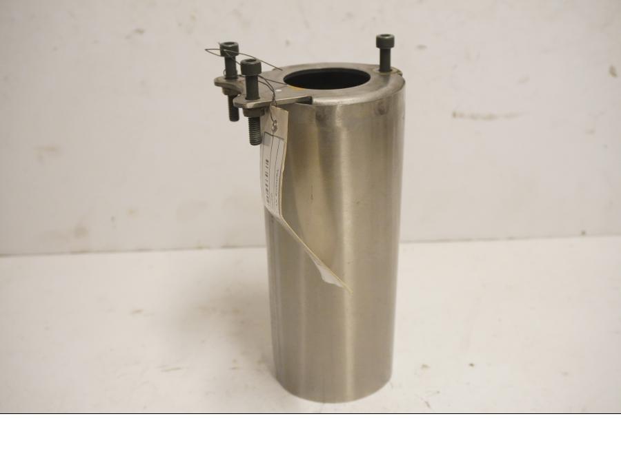 Baksidan på Gaffeldekorrör från en Yamaha XV 1600 -2002 motorcykel.