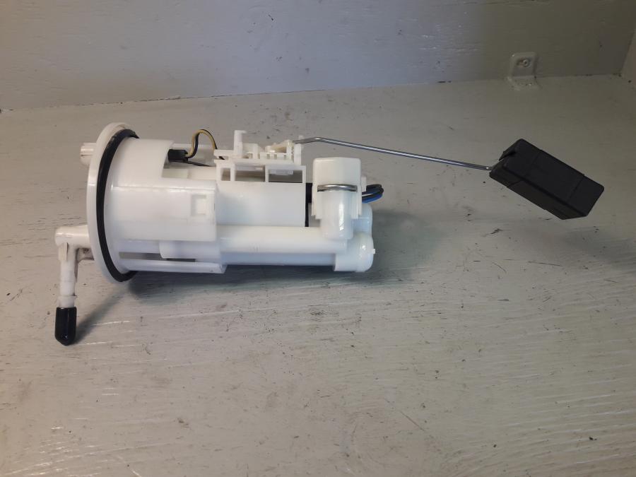 Framsidan på Bensinpump insprut från en Yamaha XT 1200 Z -2011 motorcykel.