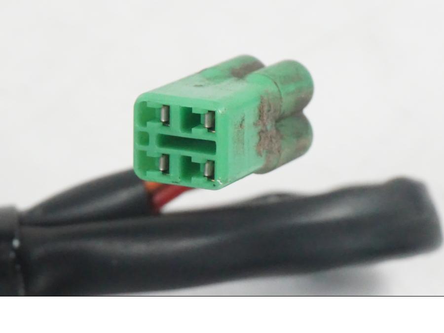 Extrabild6 på <p>Låssats från Suzuki SV 1000 S 2004.</p>
<p>1st nyckel, tanklock, sadellås och tändningslås.</p> motorcykel.