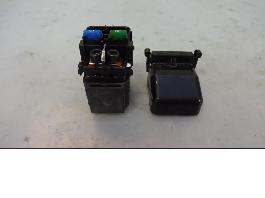 Framsidan på Startrelä från en Kawasaki Z 1000 -2018 motorcykel.