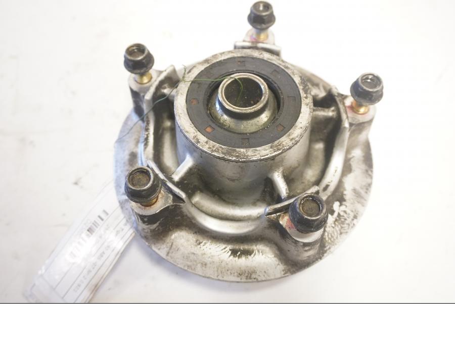 Baksidan på Drevfäste från en Triumph Tiger -2007 motorcykel.