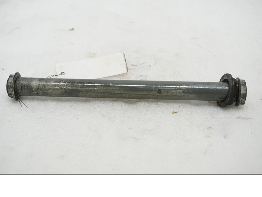 Framsidan på Axel från en Ducati Monster 696 -2010 motorcykel.