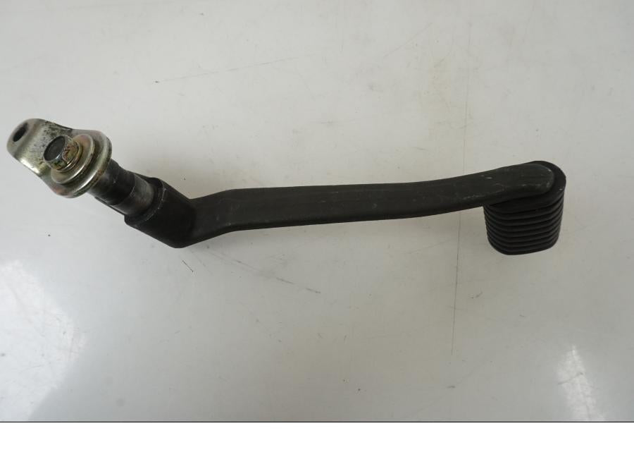 Vänster sida på Bromspedal från en Yamaha FZ 750 -1988 motorcykel.