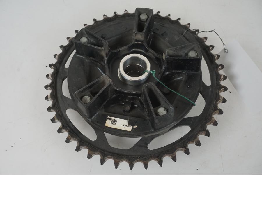 Snett uppifrÄn pÄ DrevfÀste frÄn en BMW F 750 GS -2019 motorcykel.