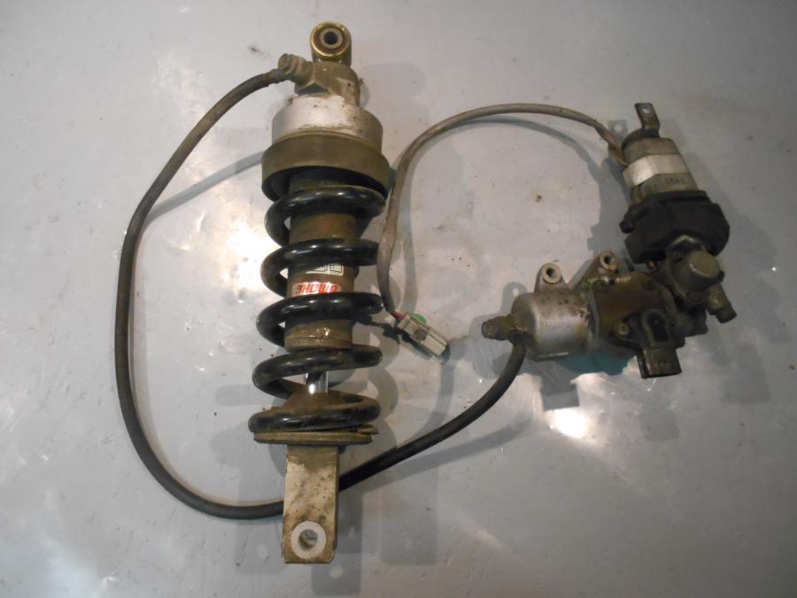 Framsidan på Stötdämpare från en Honda GL 1800 -2001 motorcykel.