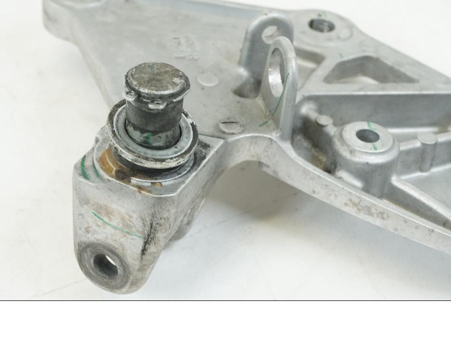 Snett uppifrån på Fotpinnefäste från en Honda CBR 650 R -2019 motorcykel.