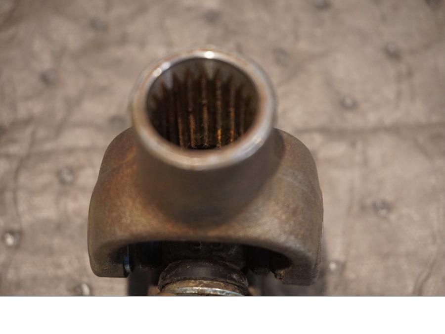 Höger sida på Kardanknut från en Yamaha FJR 1300 -2004 motorcykel.