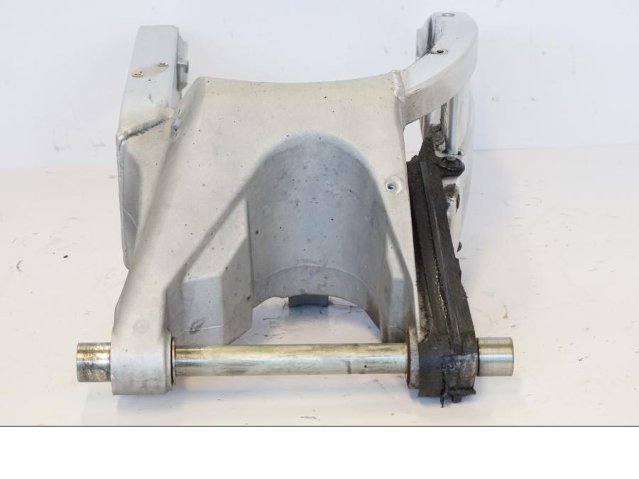 Extrabild2 på Sving från en Honda CBR 900 RR -2001 motorcykel.