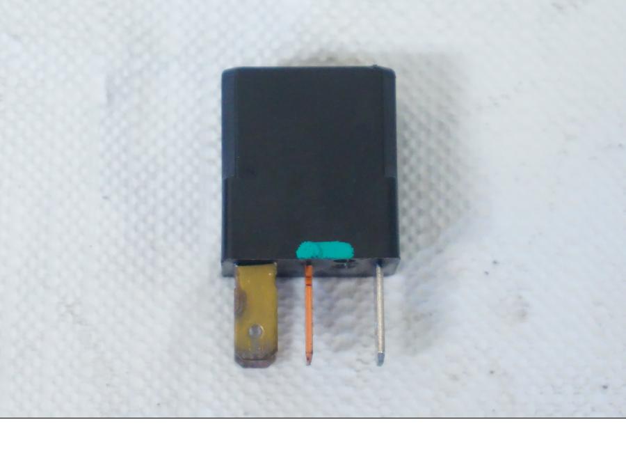 Baksidan på Relä från en Ducati 899 Panigale -2015 motorcykel.