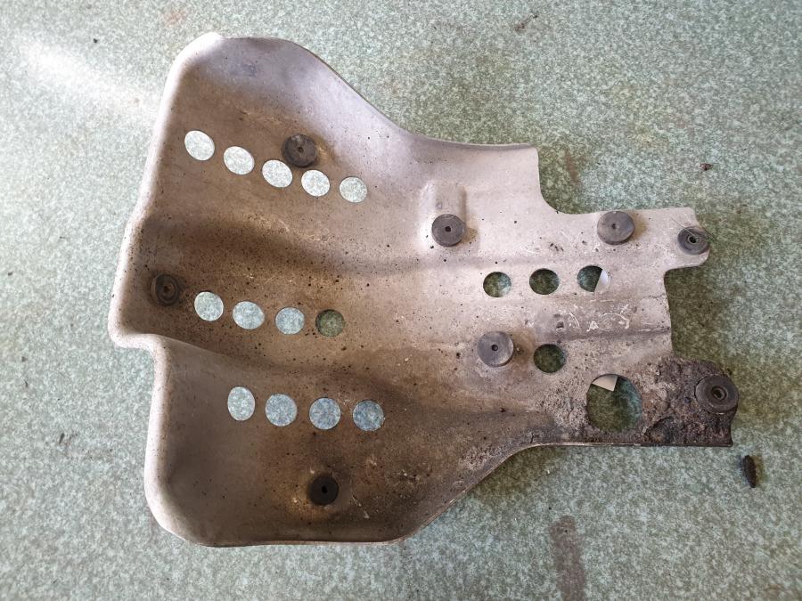 Vänster sida på Hasplåt från en Yamaha XTZ 660 -1992 motorcykel.