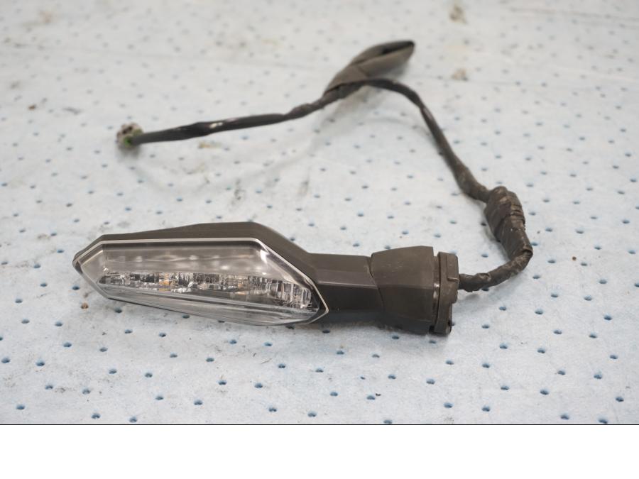 Baksidan på Blinkers från en Kawasaki Ninja H2 -2019 motorcykel.