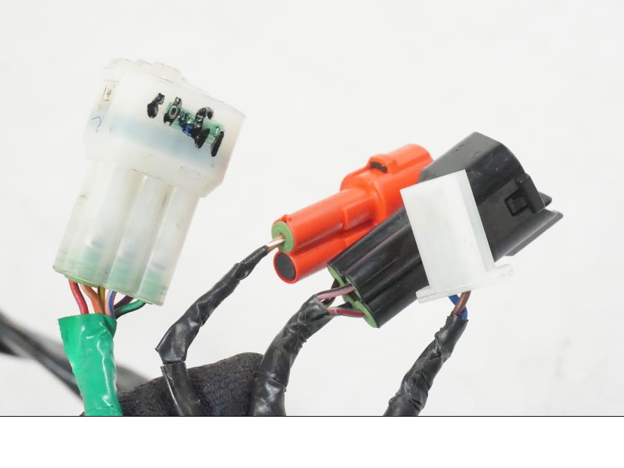 Extrabild4 på Styrelreglage från en KTM 390 Adventure -2021 motorcykel.