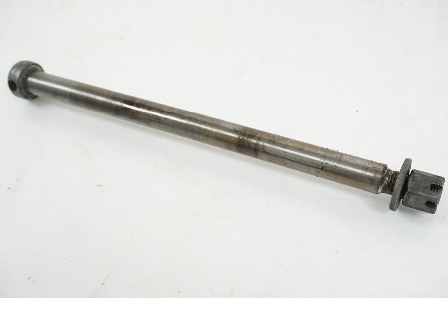 Extrabild2 på Axel från en Suzuki GS 1000 -1978 motorcykel.